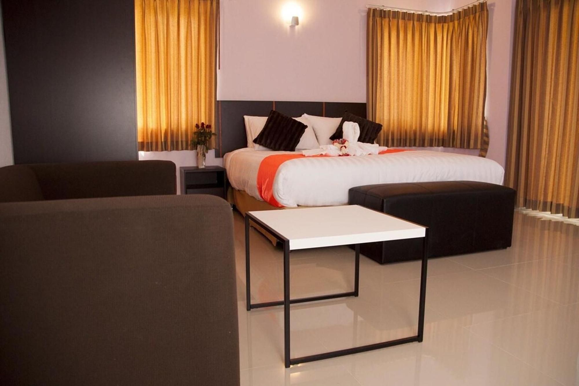 La Viva Hotel Buriram Luaran gambar